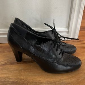 Oxford heels!